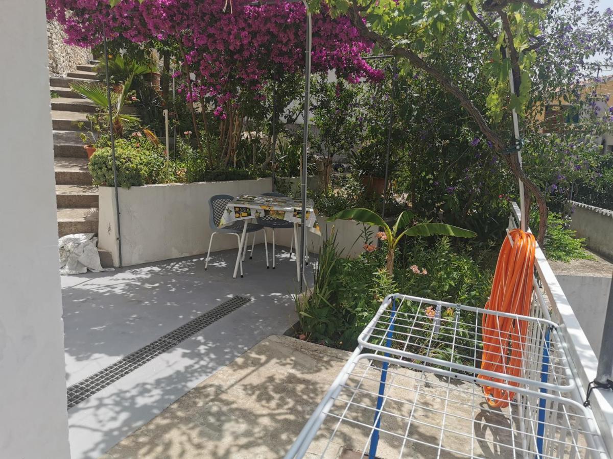 Apartman Tudor Kuzma Хвар Екстериор снимка